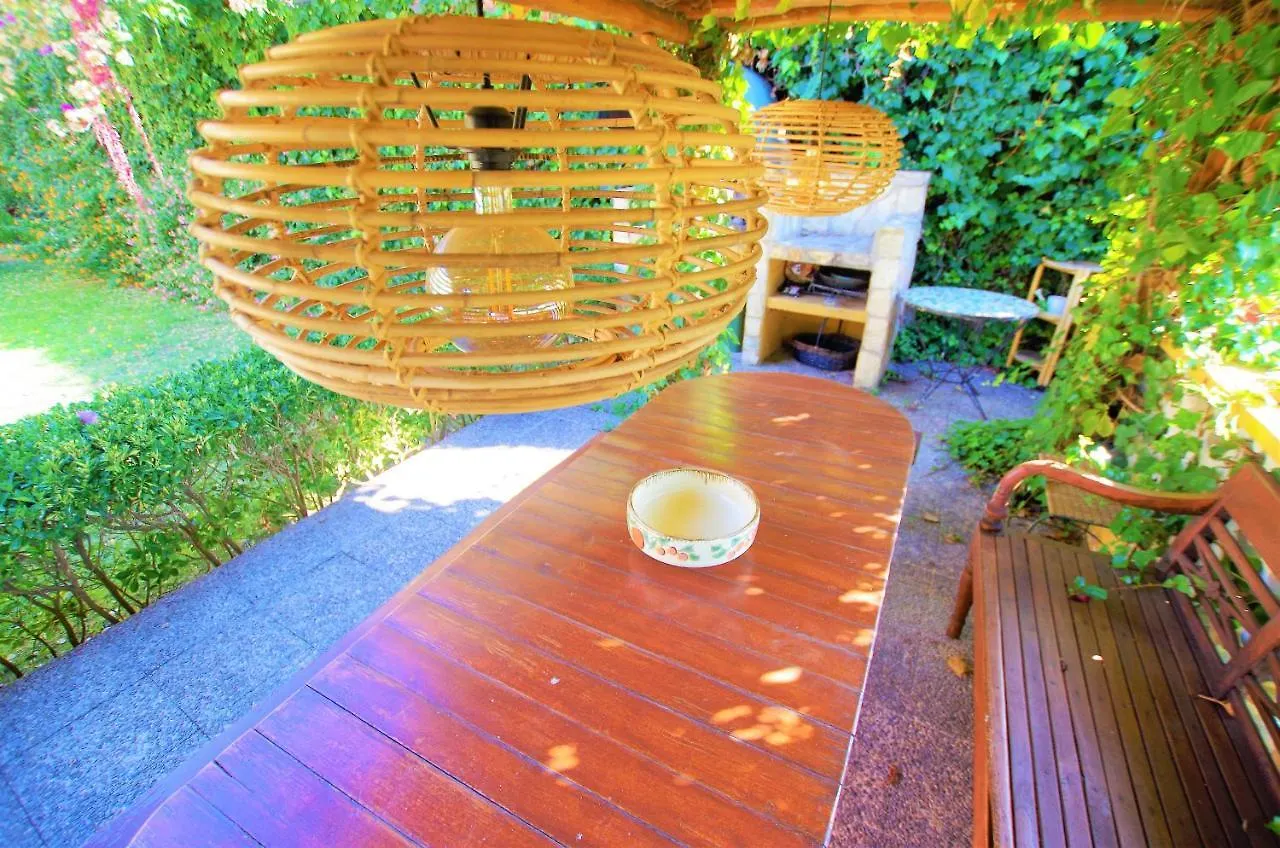 V&V Lloret - Villa Elsa: Luxurious 10-Person Villa with Dual Pools and Lush Garden Lloret de Mar