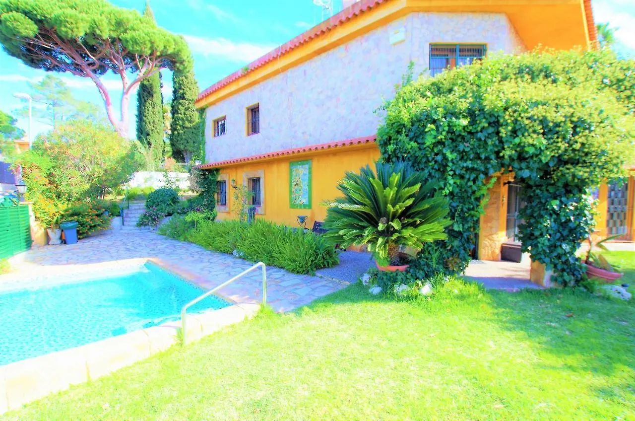 V&V Lloret - Villa Elsa: Luxurious 10-Person Villa with Dual Pools and Lush Garden Lloret de Mar