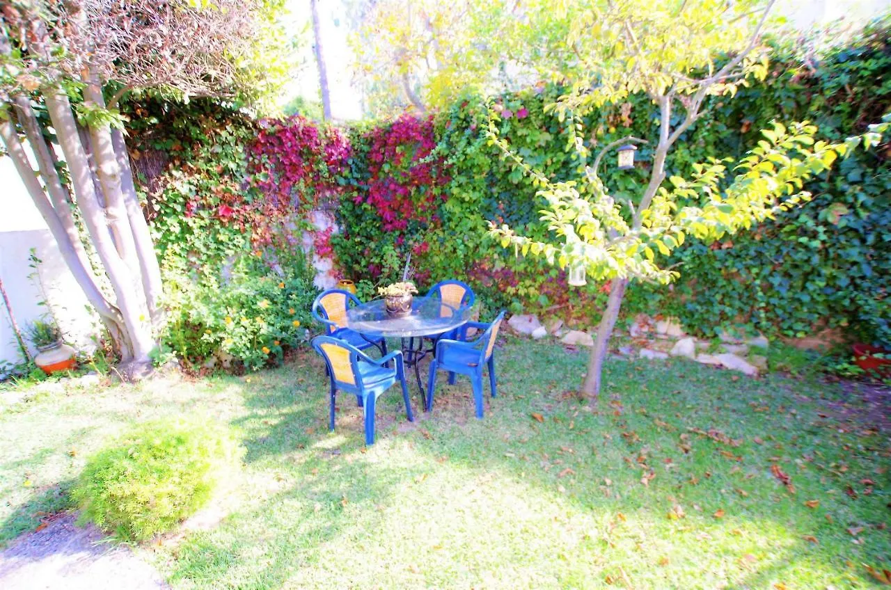 V&V Lloret - Villa Elsa: Luxurious 10-Person Villa with Dual Pools and Lush Garden Lloret de Mar Spain