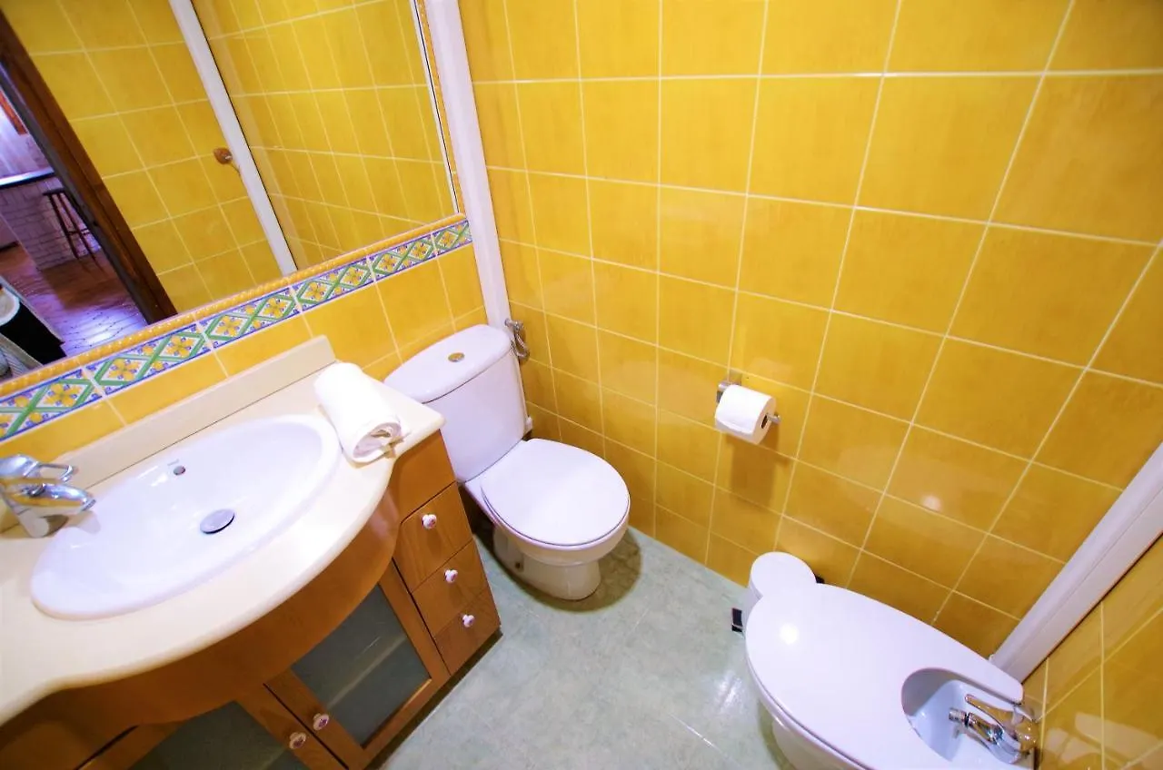V&V Lloret - Villa Elsa: Luxurious 10-Person Villa with Dual Pools and Lush Garden Lloret de Mar