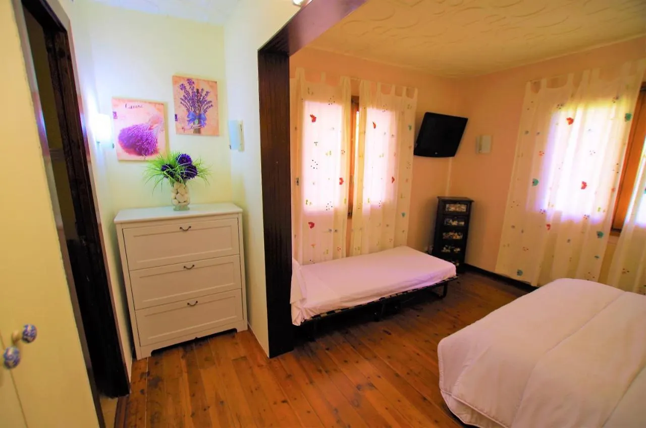V&V Lloret - Villa Elsa: Luxurious 10-Person Villa with Dual Pools and Lush Garden Lloret de Mar